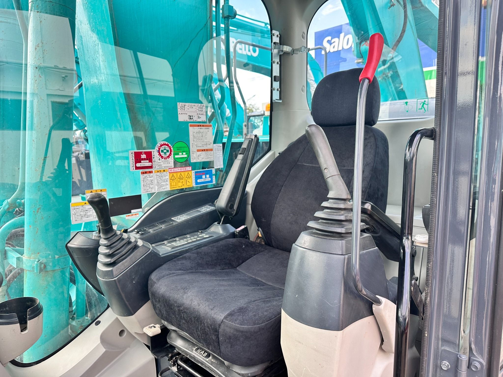  MÁY ĐÀO BÁNH XÍCH KOBELCO SK200-9 - 2014 