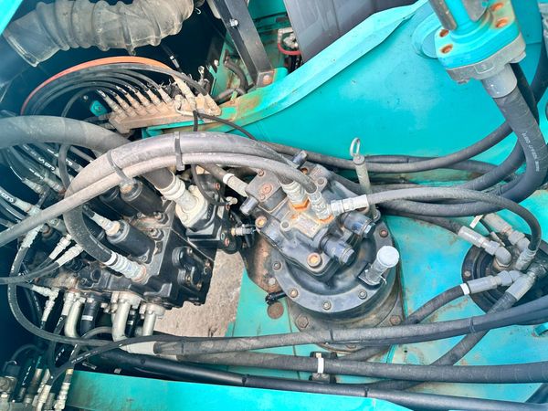  MÁY ĐÀO BÁNH XÍCH KOBELCO SK200-9 - 2014 