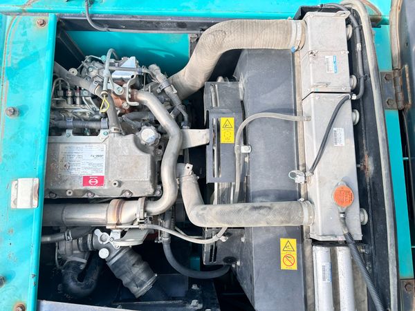  MÁY ĐÀO BÁNH XÍCH KOBELCO SK200-9 - 2014 