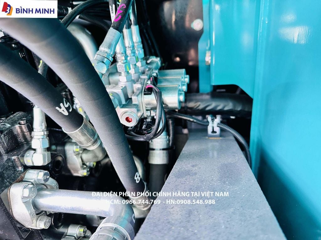 MÁY XÚC ĐÀO KOBELCO SK200-10