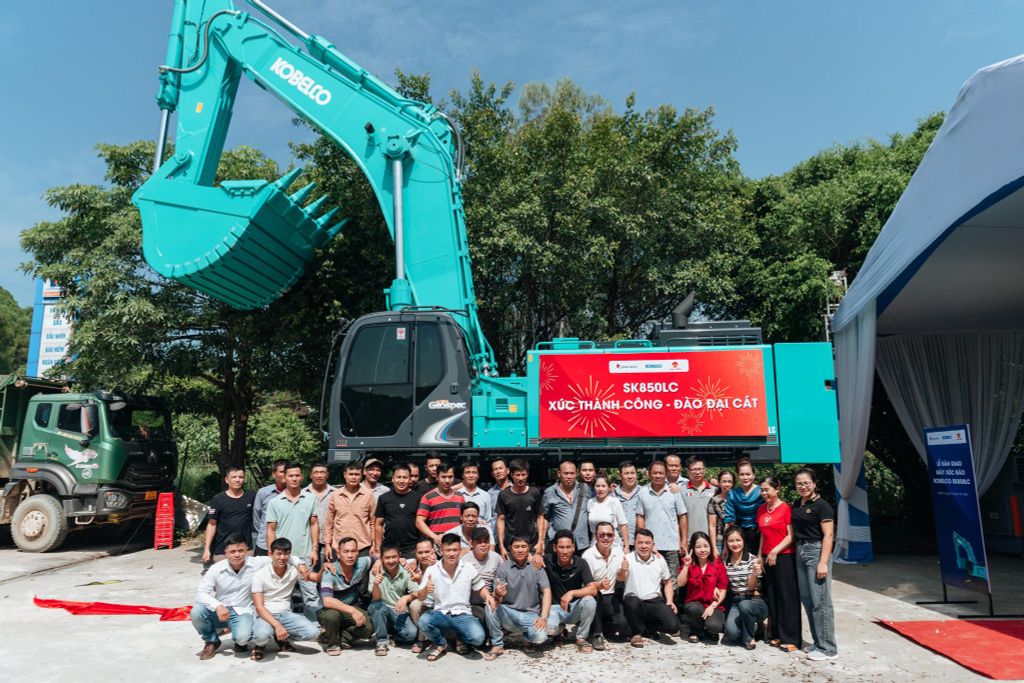 MÁY ĐÀO BÁNH XÍCH KOBELCO SK850LC-8