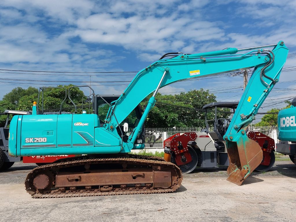 MÁY ĐÀO BÁNH XÍCH KOBELCO SK200-9 - 2015
