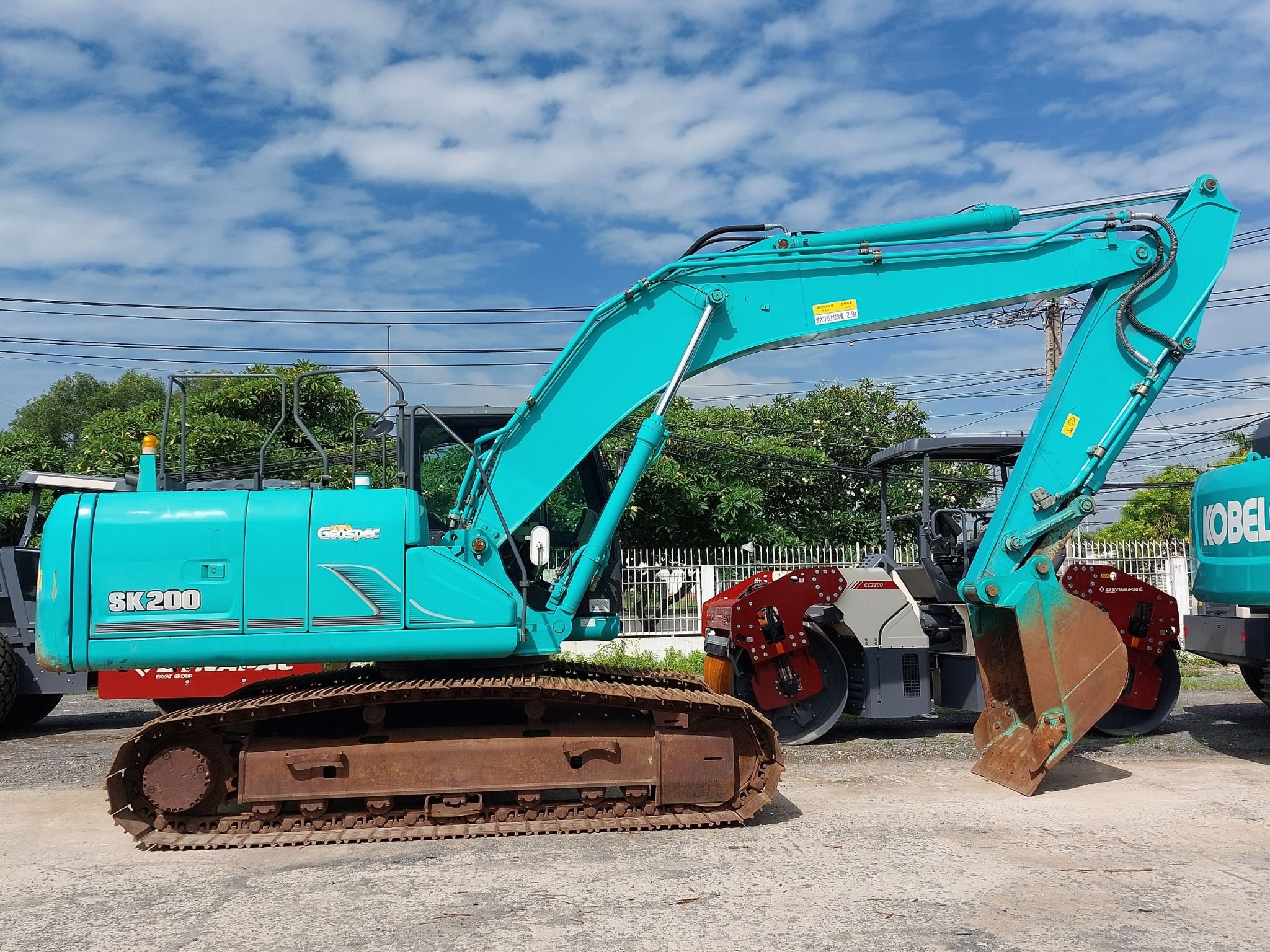  MÁY ĐÀO BÁNH XÍCH KOBELCO SK200-9 - 2015 