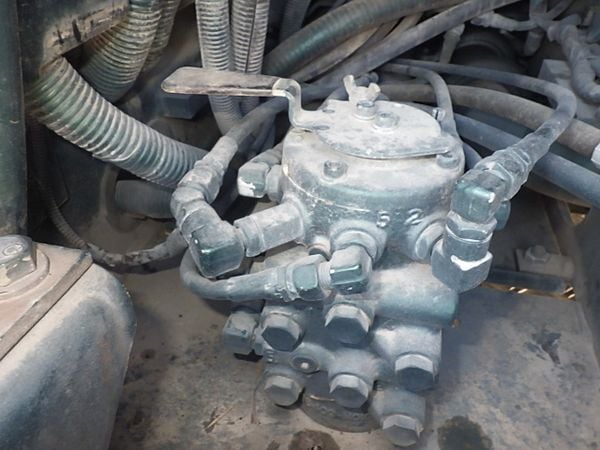  MÁY ĐÀO BÁNH LỐP KOBELCO SK125W-3 - 2008 