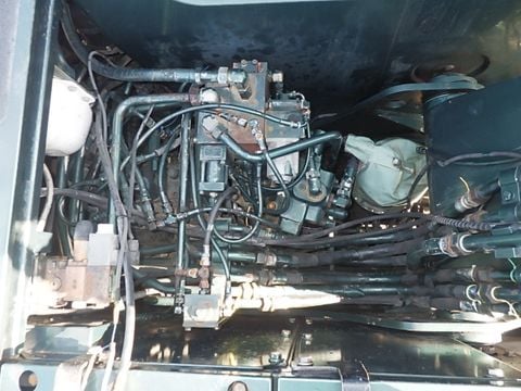 MÁY ĐÀO BÁNH LỐP KOBELCO SK125W-3 - 2008