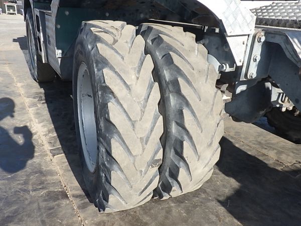  MÁY ĐÀO BÁNH LỐP KOBELCO SK125W-3 - 2008 