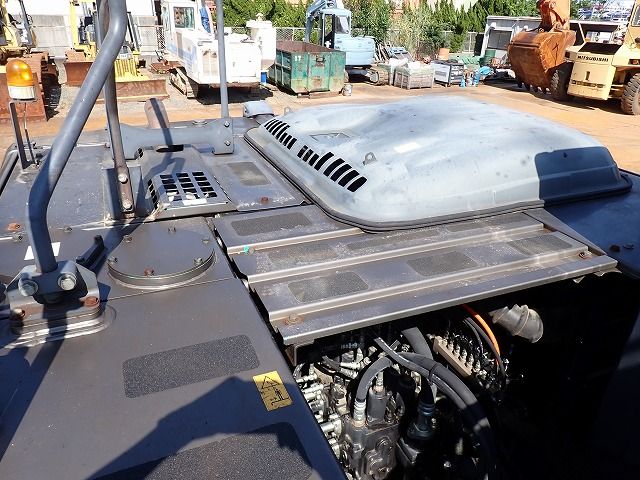  MÁY ĐÀO BÁNH XÍCH KOBELCO SK200-9 - 2015 