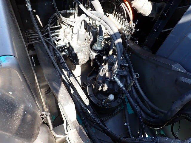  MÁY ĐÀO BÁNH XÍCH KOBELCO SK200-9 - 2015 