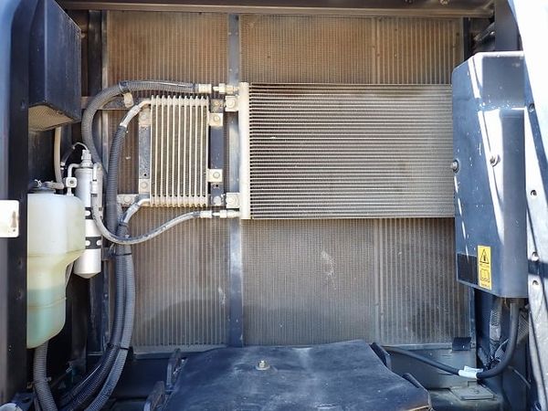  MÁY ĐÀO BÁNH XÍCH KOBELCO SK200-9 - 2015 