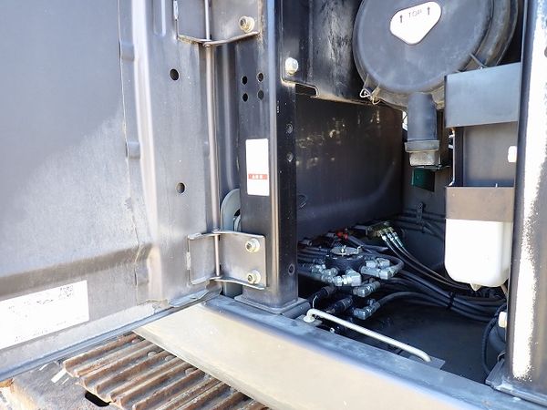  MÁY ĐÀO BÁNH XÍCH KOBELCO SK200-9 - 2015 