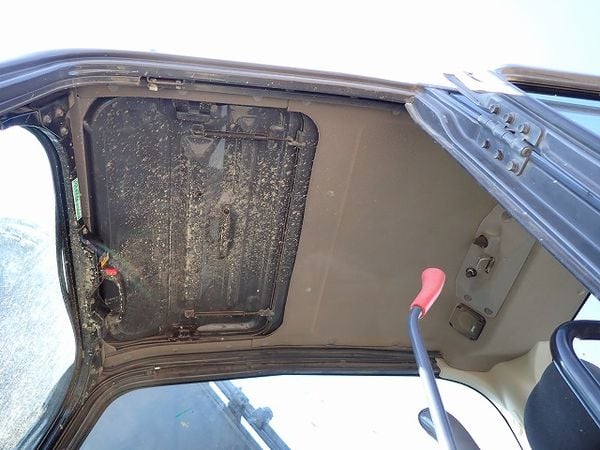  MÁY ĐÀO BÁNH XÍCH KOBELCO SK200-9 - 2015 