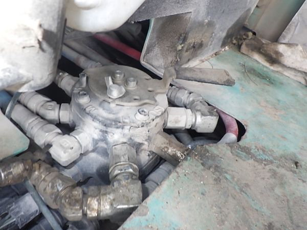  MÁY ĐÀO BÁNH XÍCH KOBELCO SK200-8 - 2013 