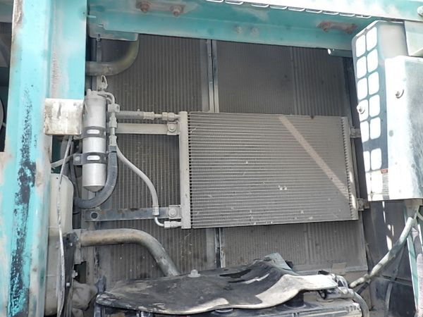  MÁY ĐÀO BÁNH XÍCH KOBELCO SK200-8 - 2013 