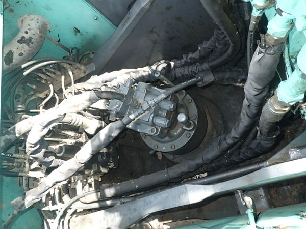  MÁY ĐÀO BÁNH XÍCH KOBELCO SK200-8 - 2013 