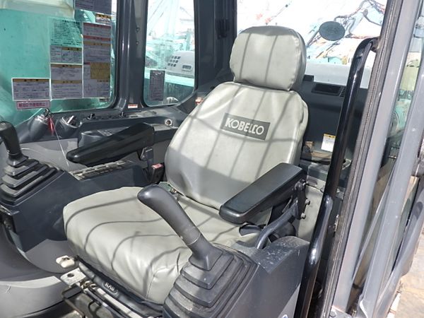  MÁY ĐÀO BÁNH XÍCH KOBELCO SK200-8 - 2013 