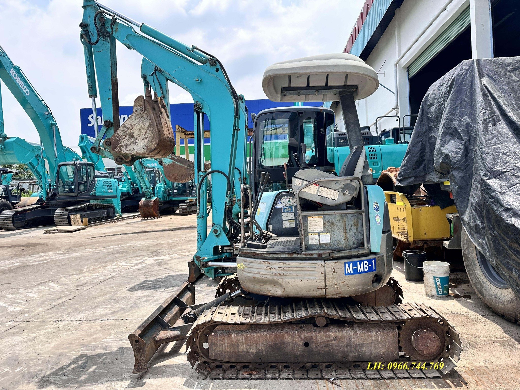 Máy đào Kobelco SK30SR tại Công Ty cổ phần thiết bị đầu tư Bình Minh