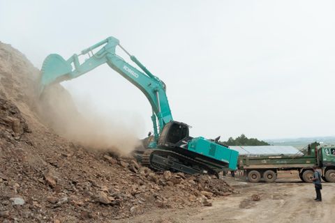 MÁY ĐÀO BÁNH XÍCH KOBELCO SK850LC-8