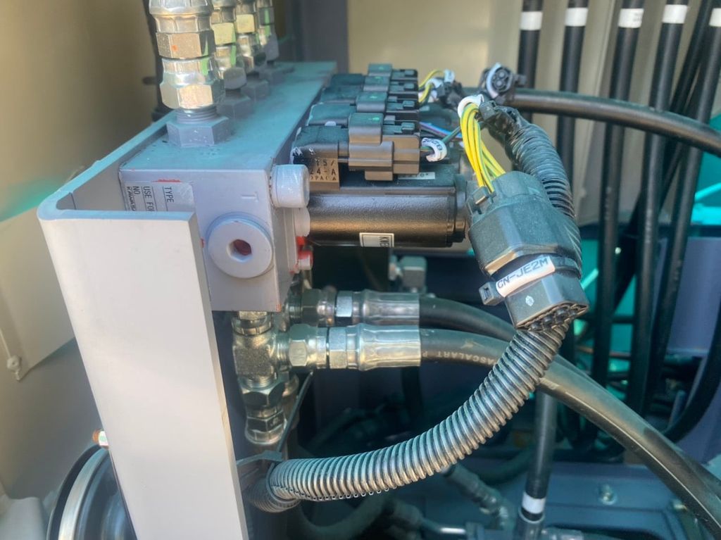CẨU BÁNH XÍCH KOBELCO BMS800