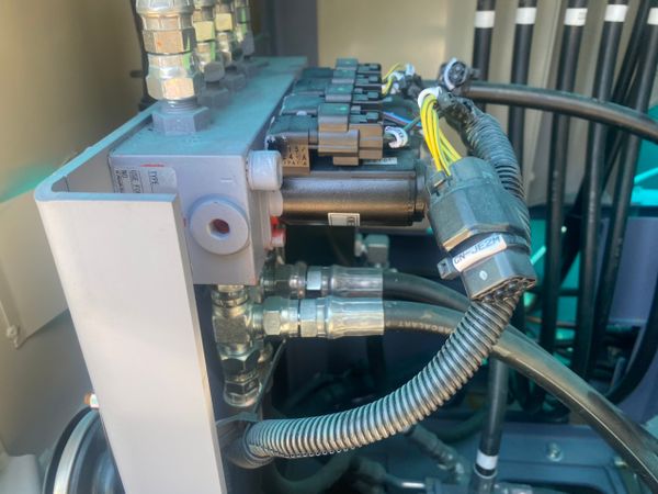  CẨU BÁNH XÍCH KOBELCO BMS800 