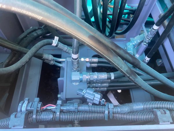  CẨU BÁNH XÍCH KOBELCO BMS800 