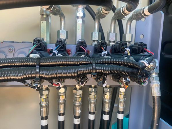  CẨU BÁNH XÍCH KOBELCO BMS800 