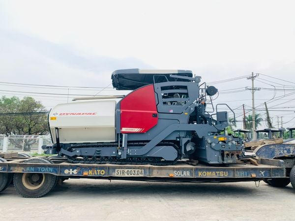  MÁY RẢI THẢM DYNAPAC SD2500CS 