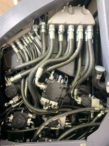  MÁY RẢI THẢM DYNAPAC SD2500CS 