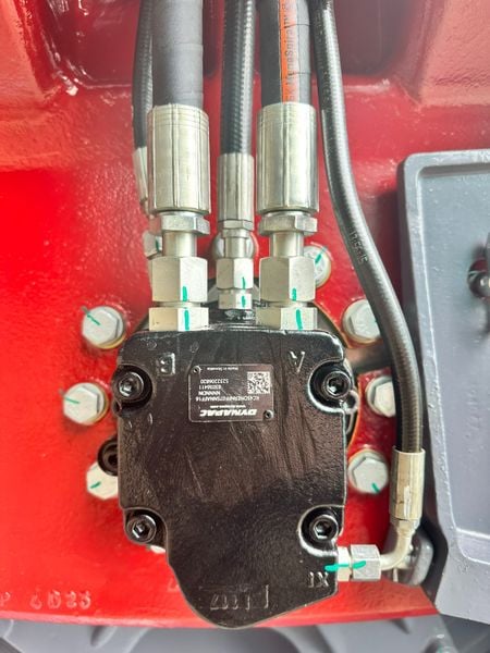  XE LU RUNG DYNAPAC HAI TRỐNG THÉP CC2200 