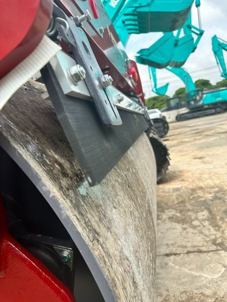  XE LU RUNG DYNAPAC HAI TRỐNG THÉP CC2200 