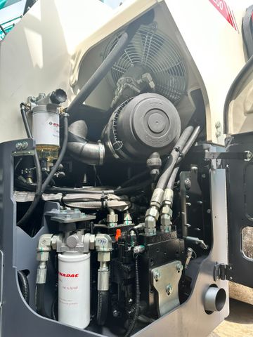 XE LU RUNG DYNAPAC HAI TRỐNG THÉP CC2200