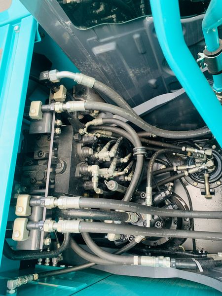  MÁY ĐÀO BÁNH XÍCH KOBELCO SK130-10 