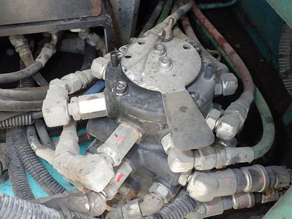  MÁY ĐÀO BÁNH XÍCH KOBELCO SK75SR-3 - 2013 