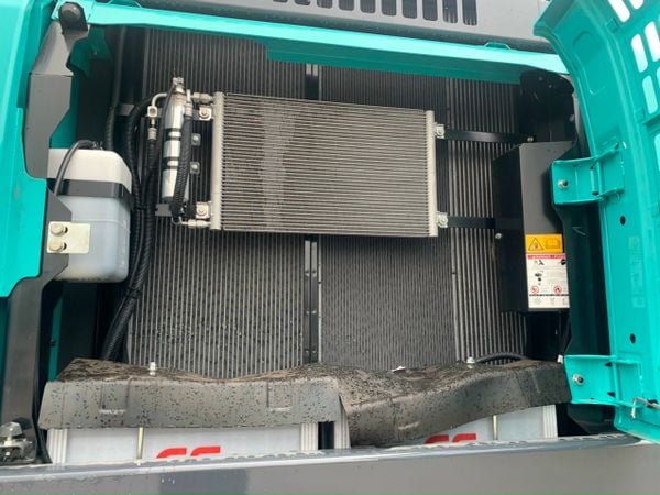  MÁY ĐÀO BÁNH XÍCH KOBELCO SK330-10 
