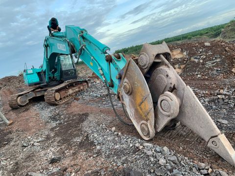 MÁY ĐÀO BÁNH XÍCH KOBELCO SK330-10