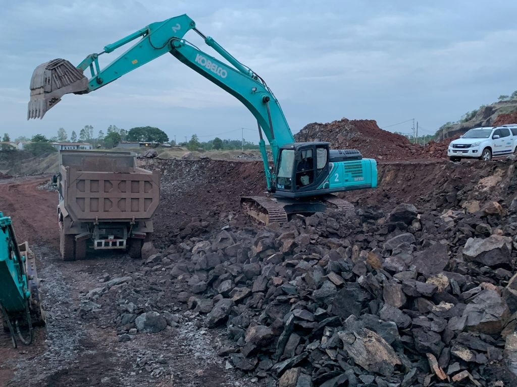 MÁY ĐÀO BÁNH XÍCH KOBELCO SK330-10