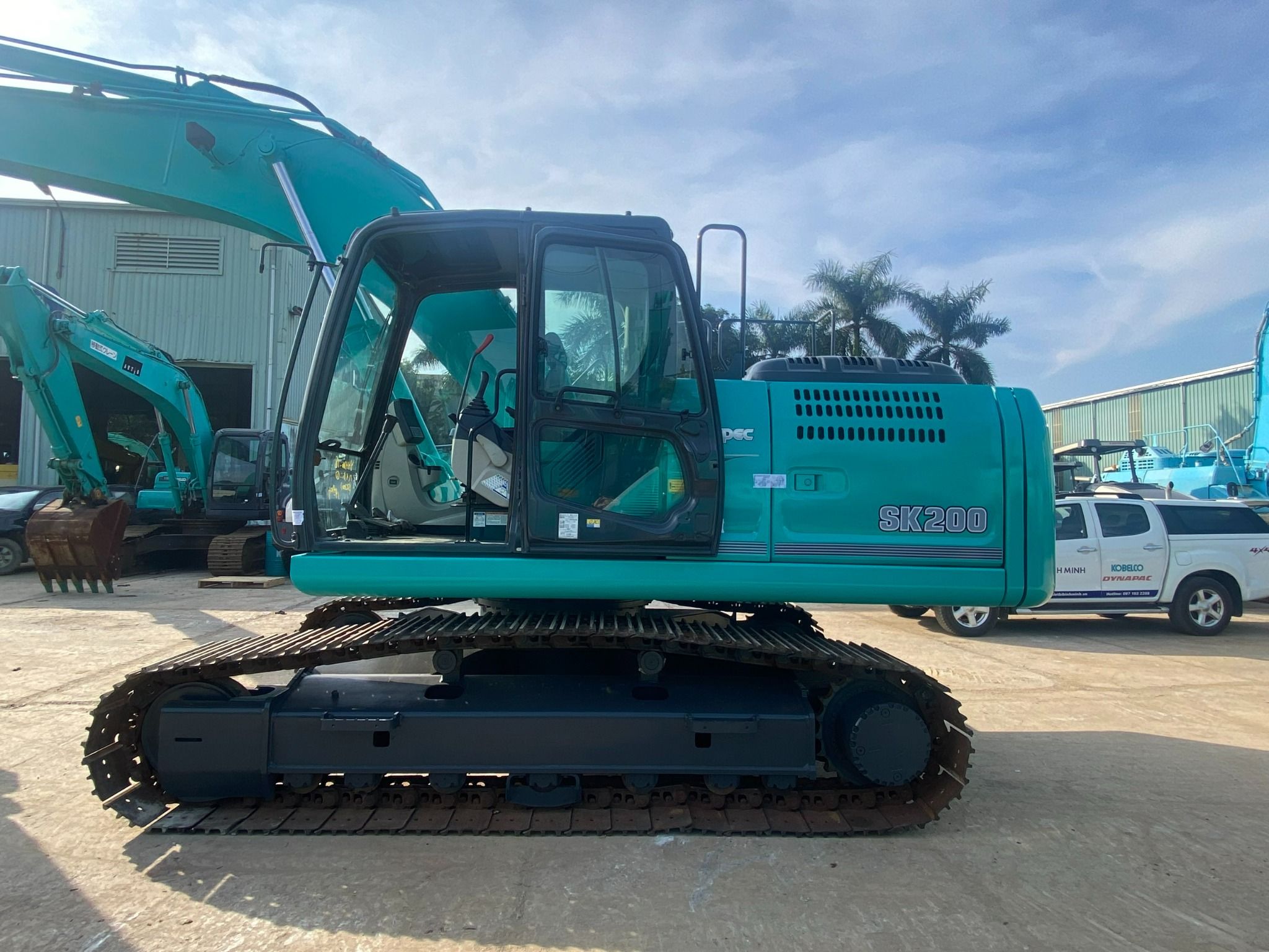 Máy đào Kobelco SK200-9 