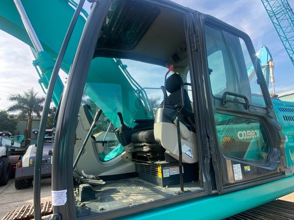  MÁY ĐÀO BÁNH XÍCH KOBELCO SK200-9 - 2014 