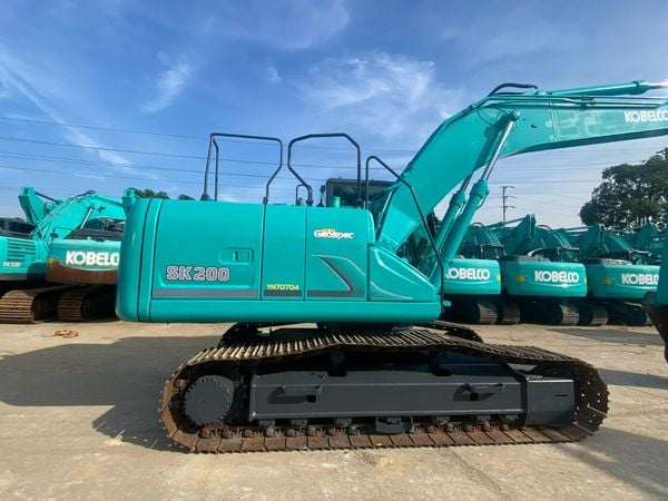  MÁY ĐÀO BÁNH XÍCH KOBELCO SK200-9 - 2014 