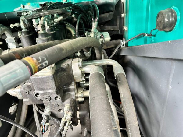  MÁY ĐÀO BÁNH XÍCH KOBELCO SK330-10 - 2018 