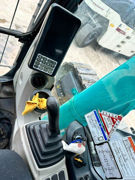  MÁY ĐÀO BÁNH XÍCH KOBELCO SK330-10 - 2018 