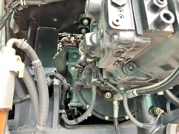  MÁY ĐÀO BÁNH XÍCH KOBELCO SK330-10 - 2018 