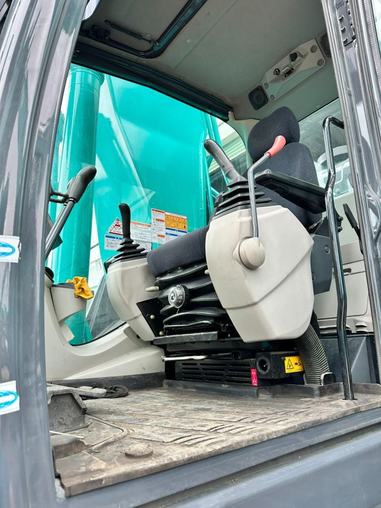 MÁY ĐÀO BÁNH XÍCH KOBELCO SK330-10 - 2018