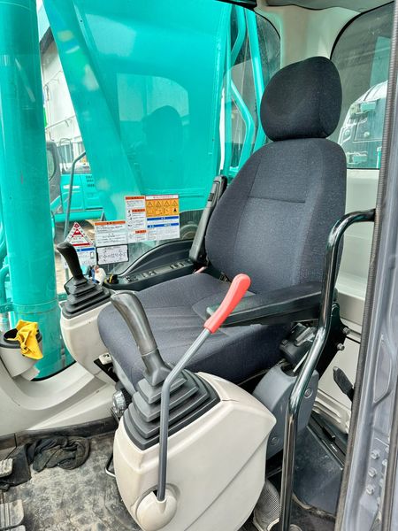  MÁY ĐÀO BÁNH XÍCH KOBELCO SK330-10 - 2018 