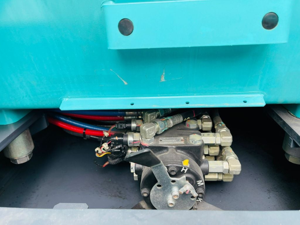 MÁY ĐÀO BÁNH XÍCH KOBELCO SK330-10 - 2018