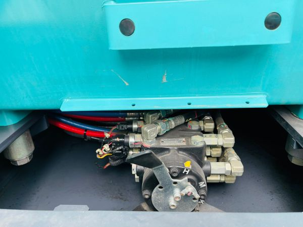  MÁY ĐÀO BÁNH XÍCH KOBELCO SK330-10 - 2018 