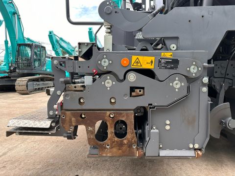 MÁY RẢI THẢM DYNAPAC SD2500CS