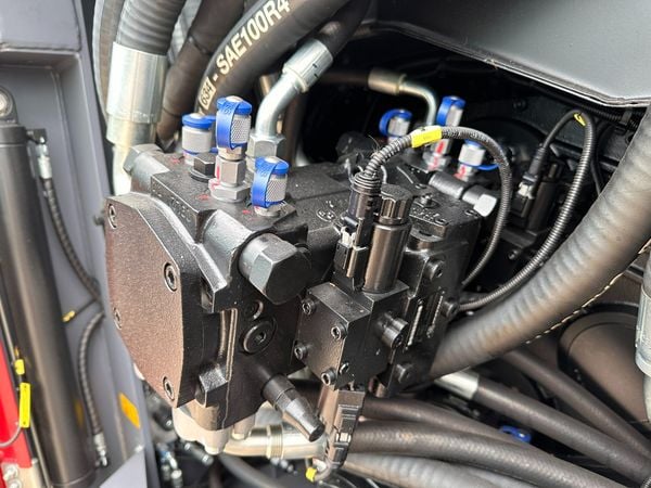  MÁY RẢI THẢM DYNAPAC SD2500CS 