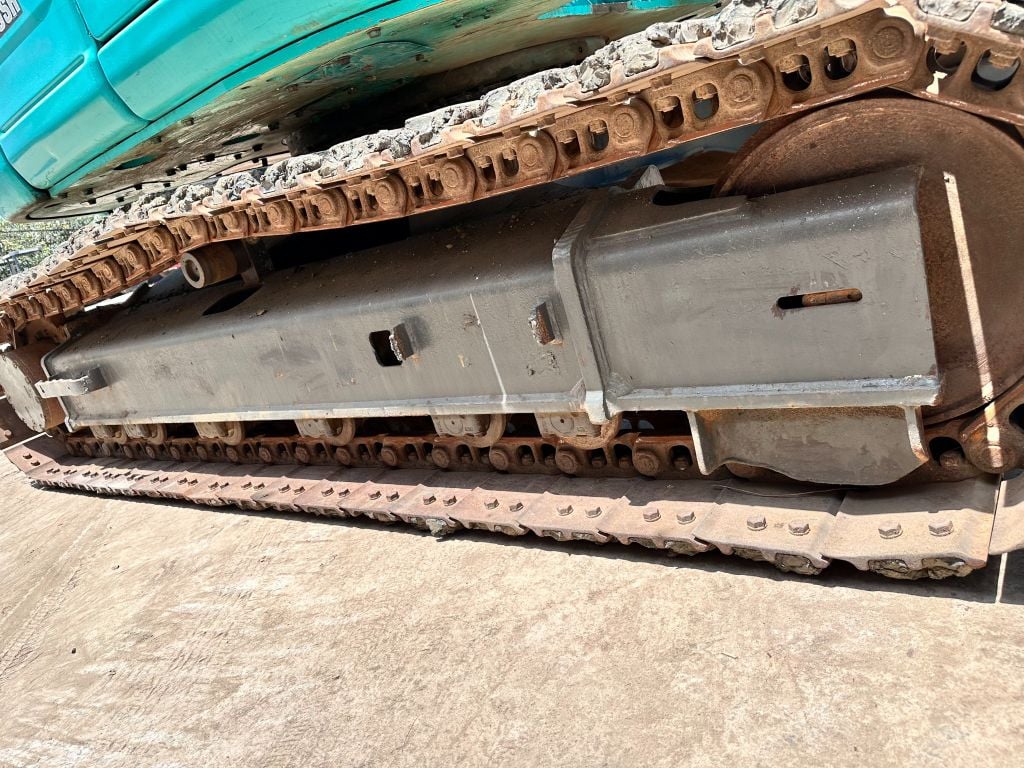 Máy xúc bánh xích Kobelco SK135SR-2 Năm SX 2008