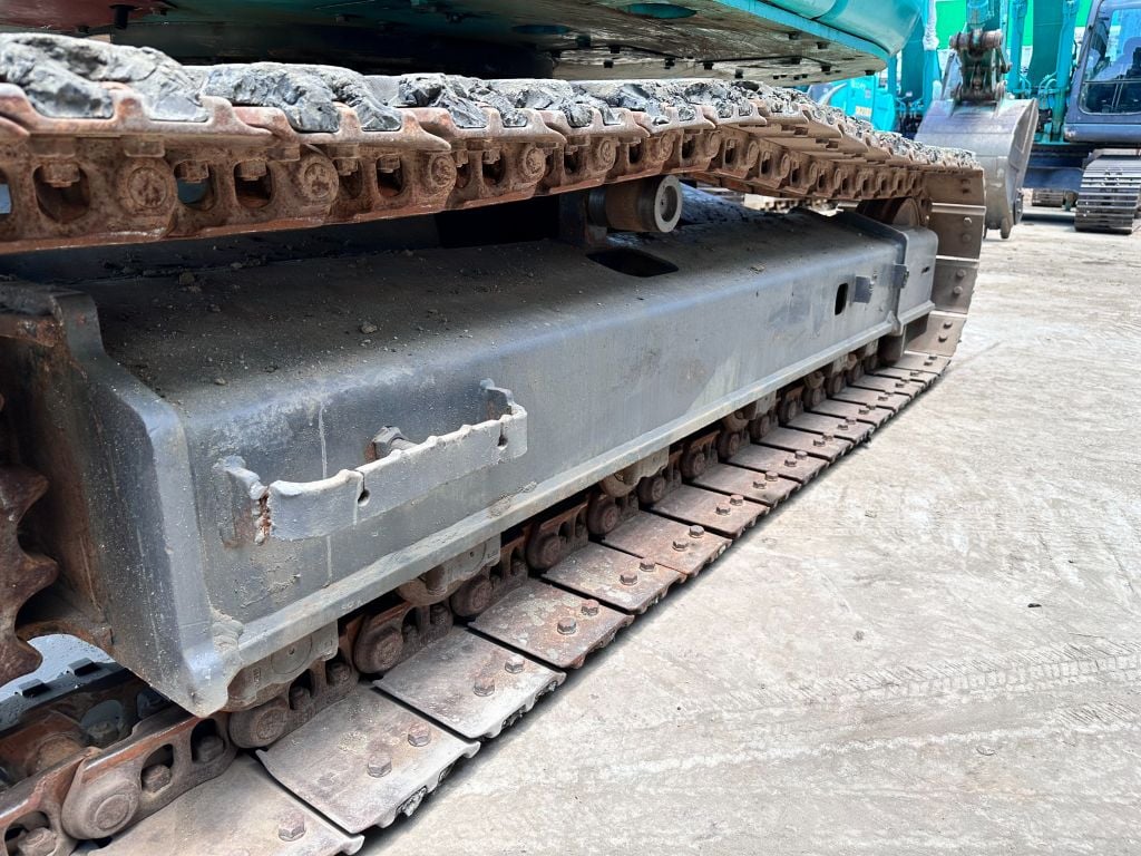 Máy xúc bánh xích Kobelco SK135SR-2 Năm SX 2008