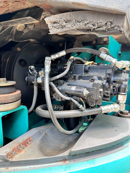  MÁY ĐÀO BÁNH XÍCH KOBELCO SK135SR-2 - 2008 